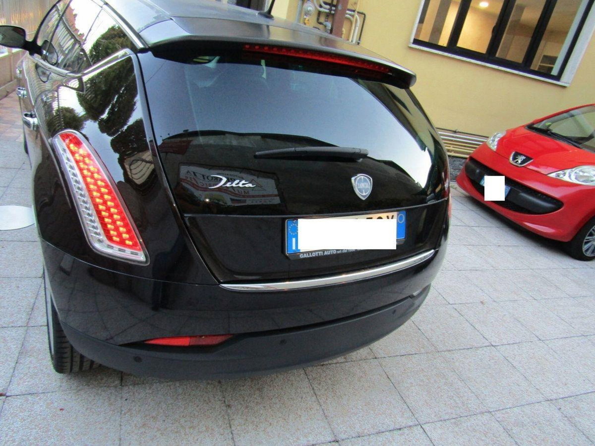 Lancia Delta 1.6 MJT DPF Gold (3)