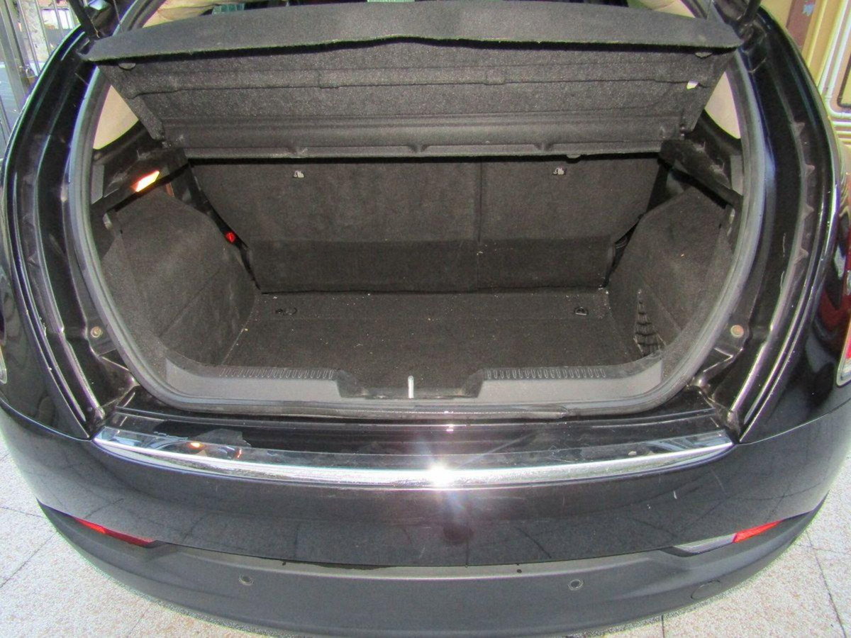 Lancia Delta 1.6 MJT DPF Gold (8)