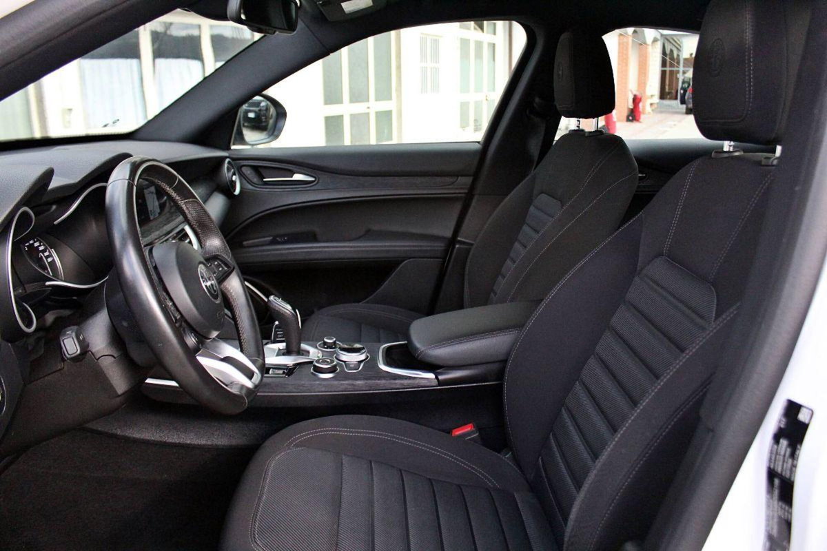 Alfa Romeo Stelvio Stelvio 2.2 Turbodiesel 190 CV AT8 Q4 Ti (10)
