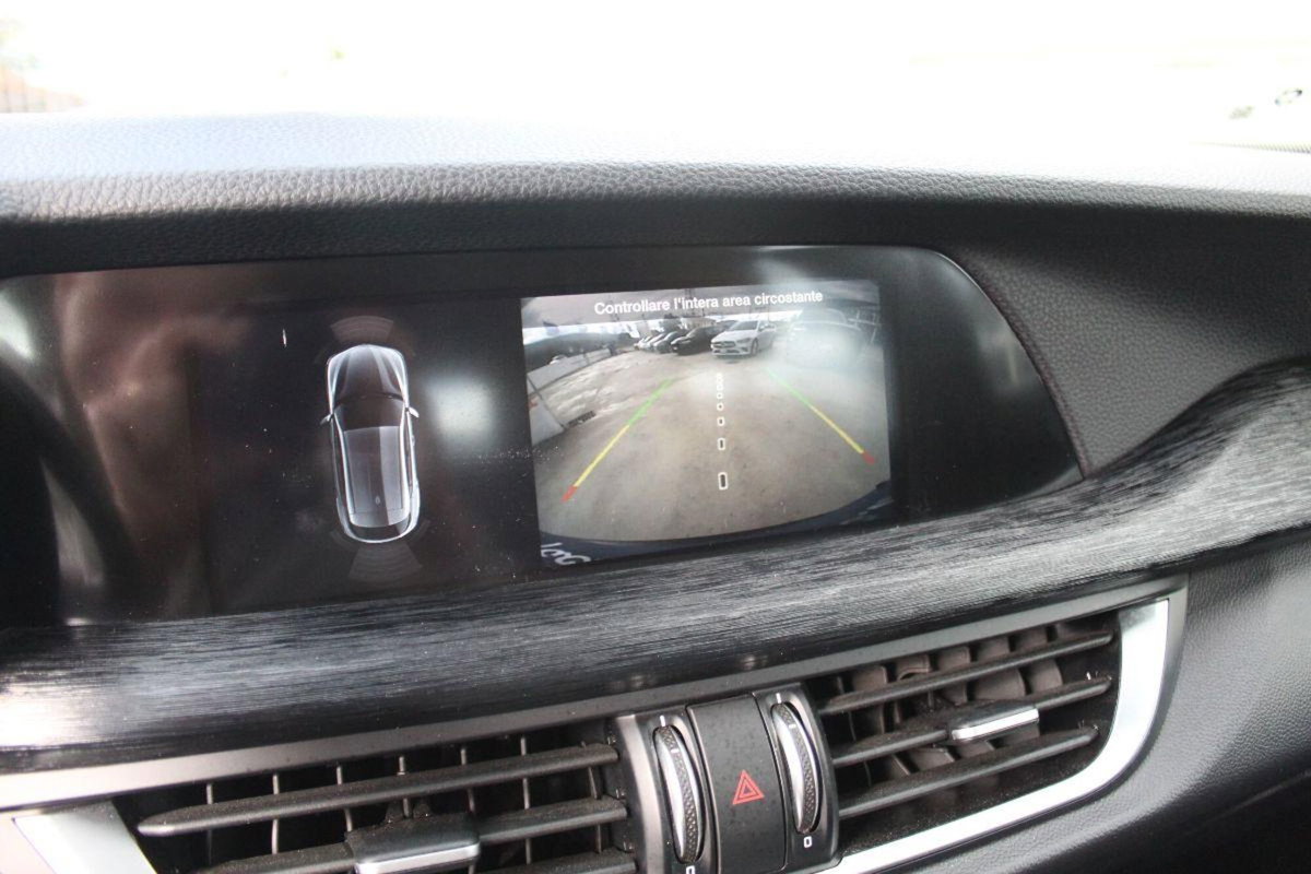 Alfa Romeo Stelvio Stelvio 2.2 Turbodiesel 190 CV AT8 Q4 Ti (18)