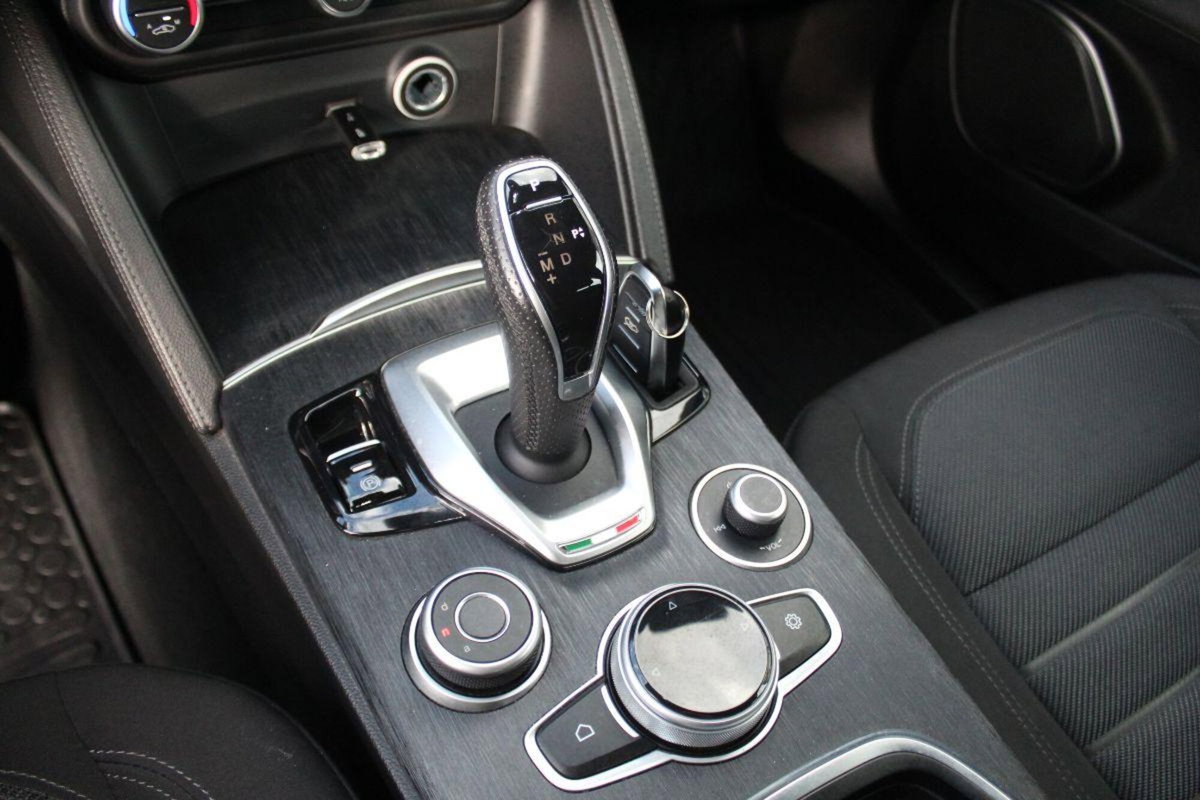 Alfa Romeo Stelvio Stelvio 2.2 Turbodiesel 190 CV AT8 Q4 Ti (19)