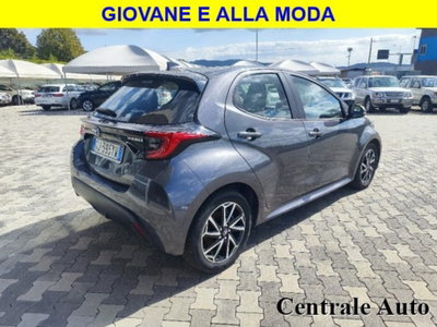 Toyota Yaris 1.5 Hybrid 5 porte Lounge (2)