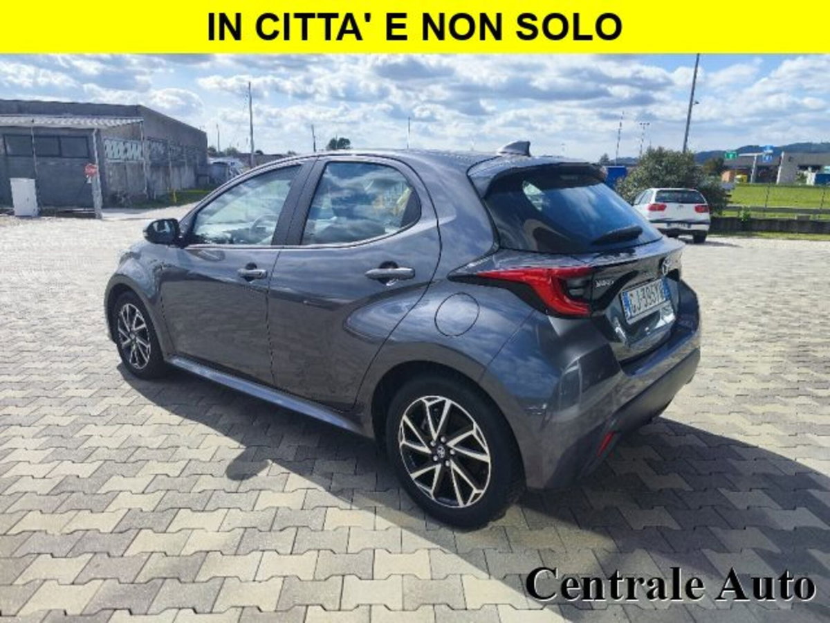 Toyota Yaris 1.5 Hybrid 5 porte Lounge (4)