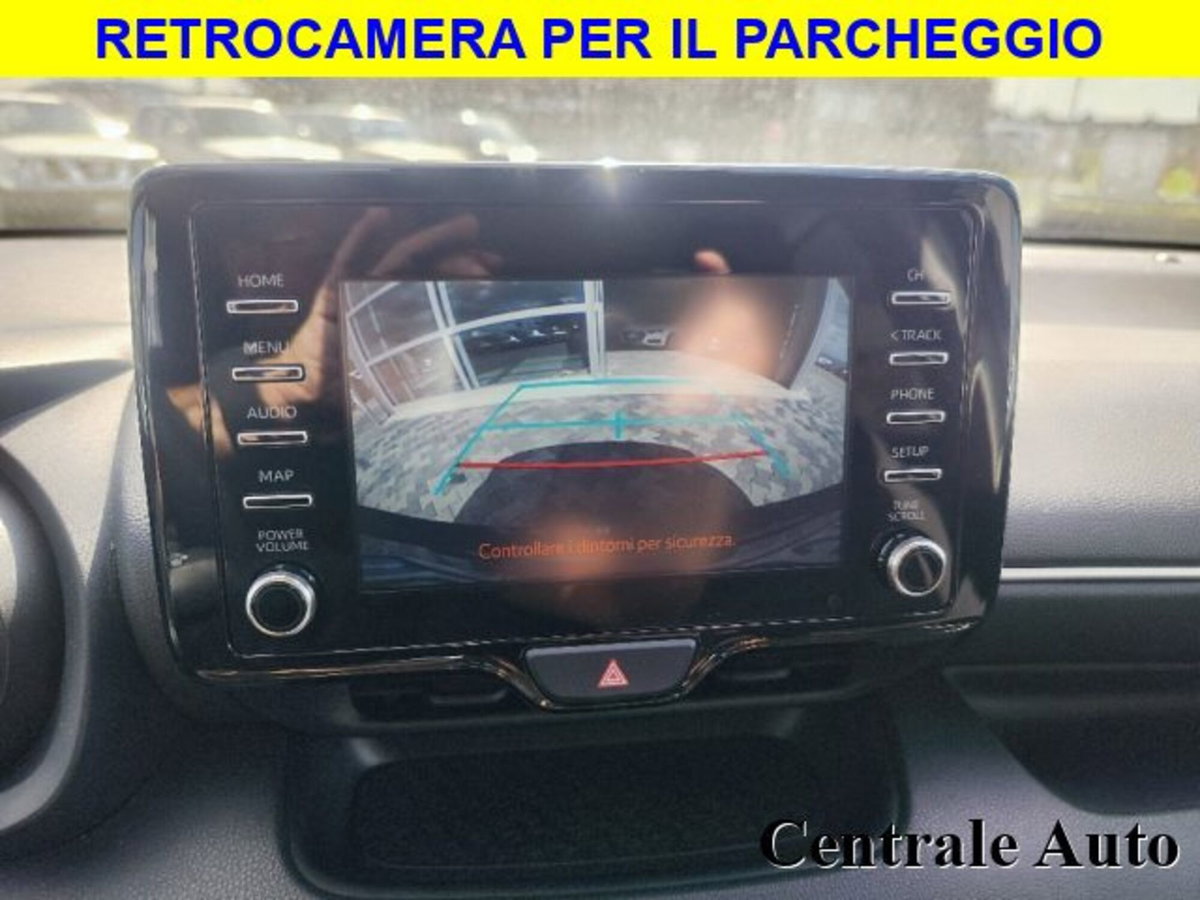 Toyota Yaris 1.5 Hybrid 5 porte Lounge (8)