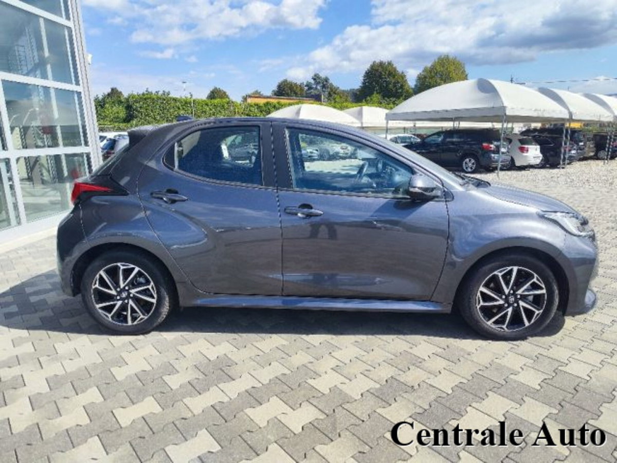 Toyota Yaris Cross 1.5 Hybrid 5p. E-CVT Lounge (4)
