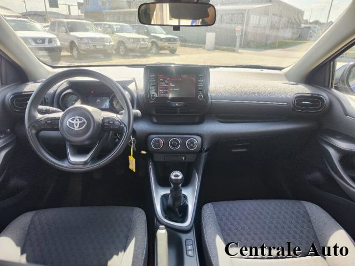 Toyota Yaris 1.0 5 porte Trend (12)