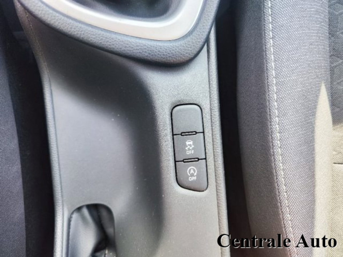 Toyota Yaris 1.0 5 porte Trend (18)