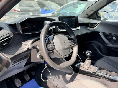 Peugeot 2008 PureTech 100 S&S Allure Pack (9)