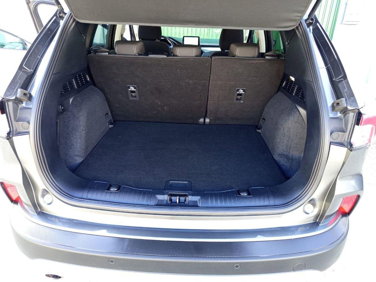 Ford Kuga 1.5 TDCI 120 CV S&S 2WD Plus (11)