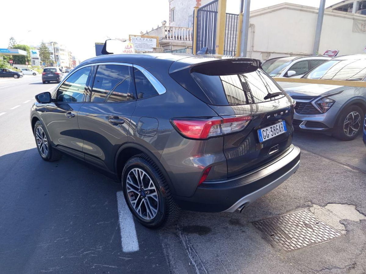 Ford Kuga 1.5 TDCI 120 CV S&S 2WD Plus (6)