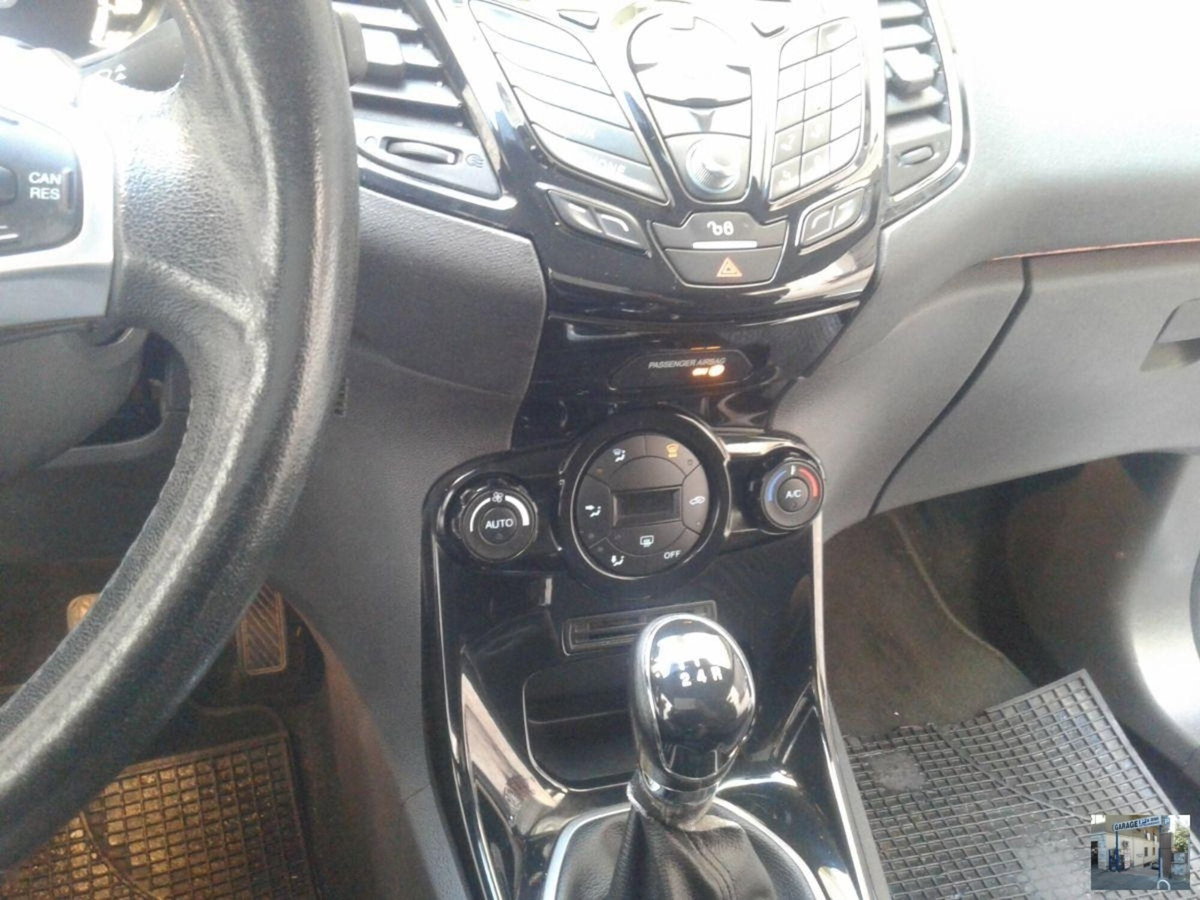 Ford Fiesta 1.6 TDCi 95CV 3 porte Titanium (11)