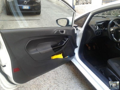 Ford Fiesta 1.6 TDCi 95CV 3 porte Titanium (7)