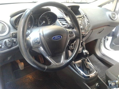 Ford Fiesta 1.6 TDCi 95CV 3 porte Titanium (9)