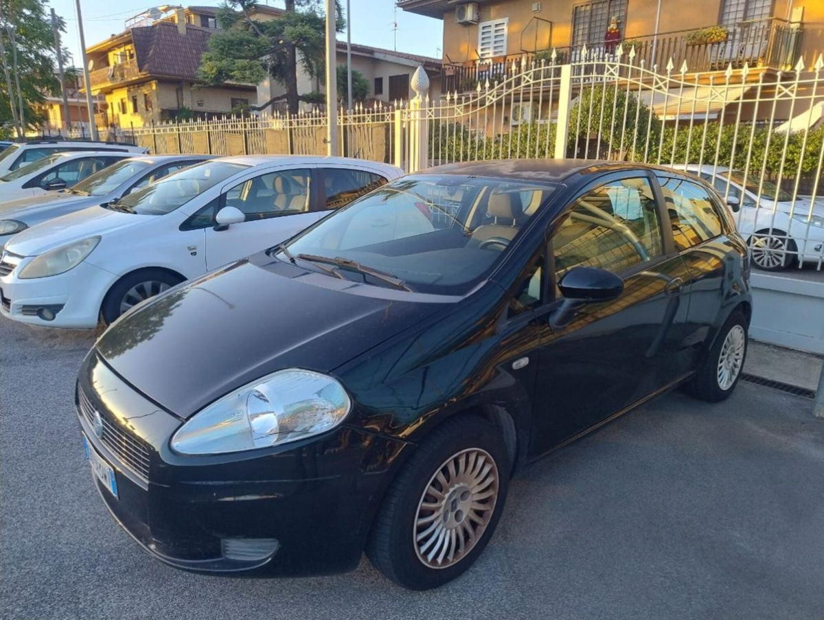 Fiat Grande Punto 1.3 MJT 90 CV 3 porte Dynamic (2)