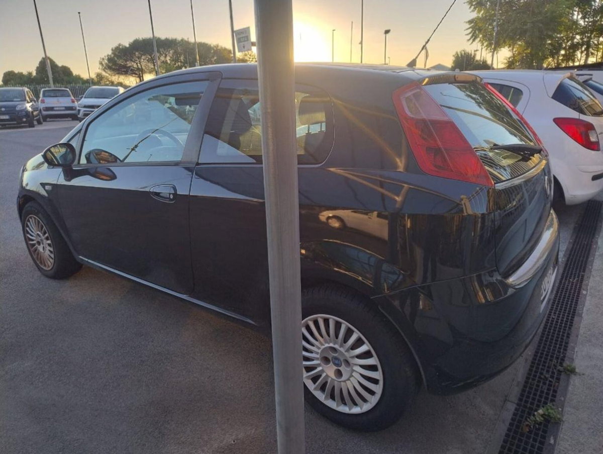 Fiat Grande Punto 1.3 MJT 90 CV 3 porte Dynamic (3)