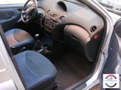 Toyota Yaris 16V cat 5 porte Expo Clima (7)