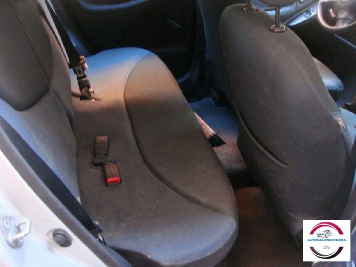 Toyota Yaris 16V cat 5 porte Expo Clima (8)