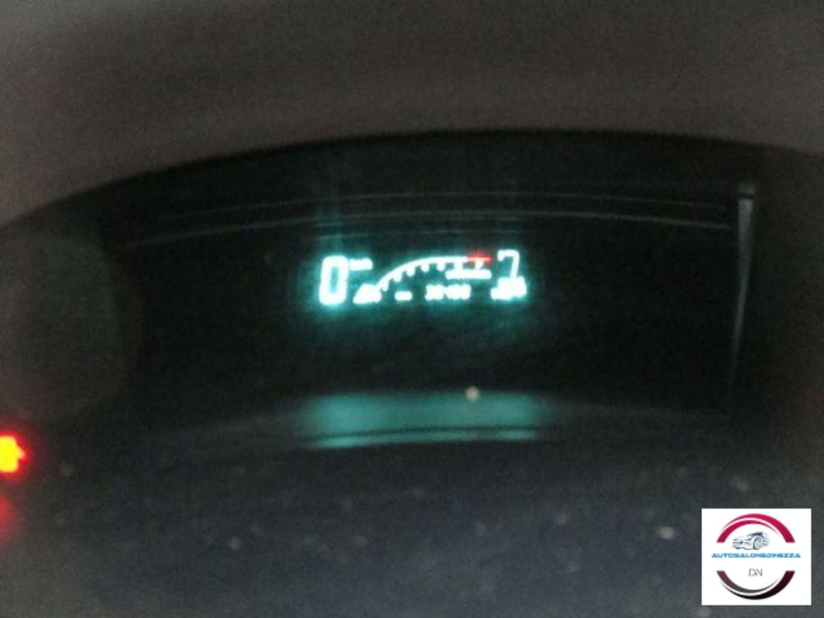Toyota Yaris 16V cat 5 porte aut. Sol (10)