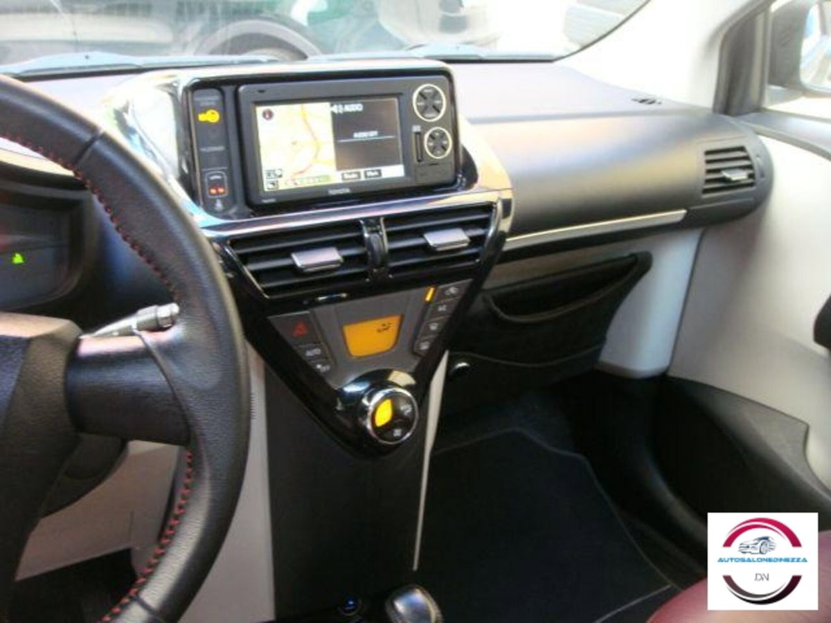 Toyota iQ 1.0 CVT Lounge (17)