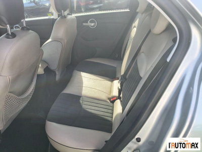 Fiat 500X 1.6 MultiJet 120 CV Opening Edition (14)