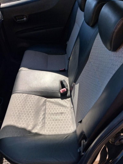 Toyota Yaris 1.D-4D 5 porte Active (15)