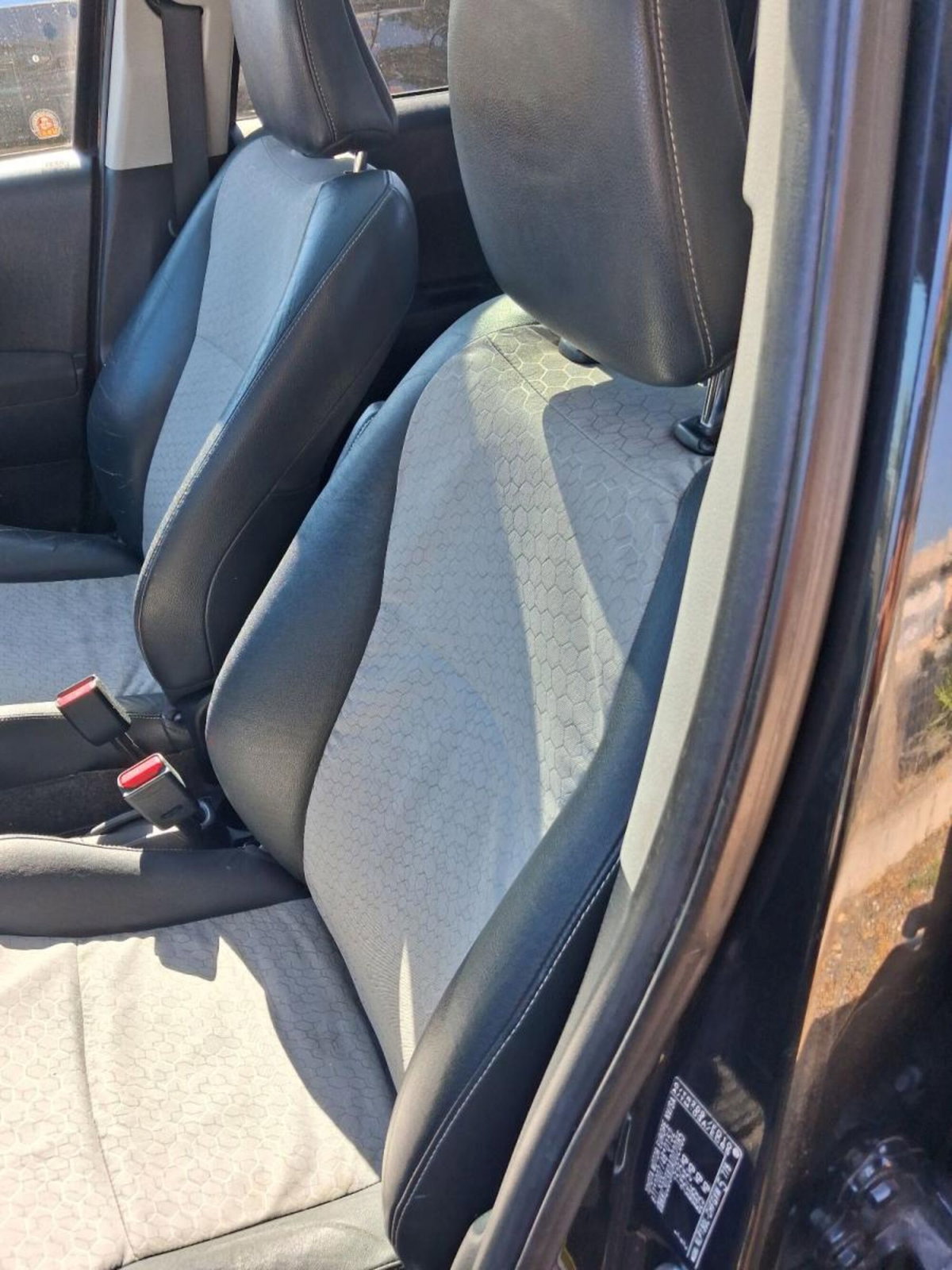 Toyota Yaris 1.D-4D 5 porte Active (18)