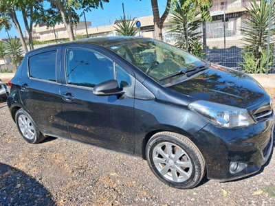 Toyota Yaris 1.D-4D 5 porte Active (3)