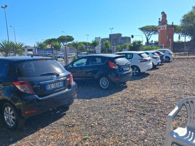 Toyota Yaris 1.D-4D 5 porte Active (7)