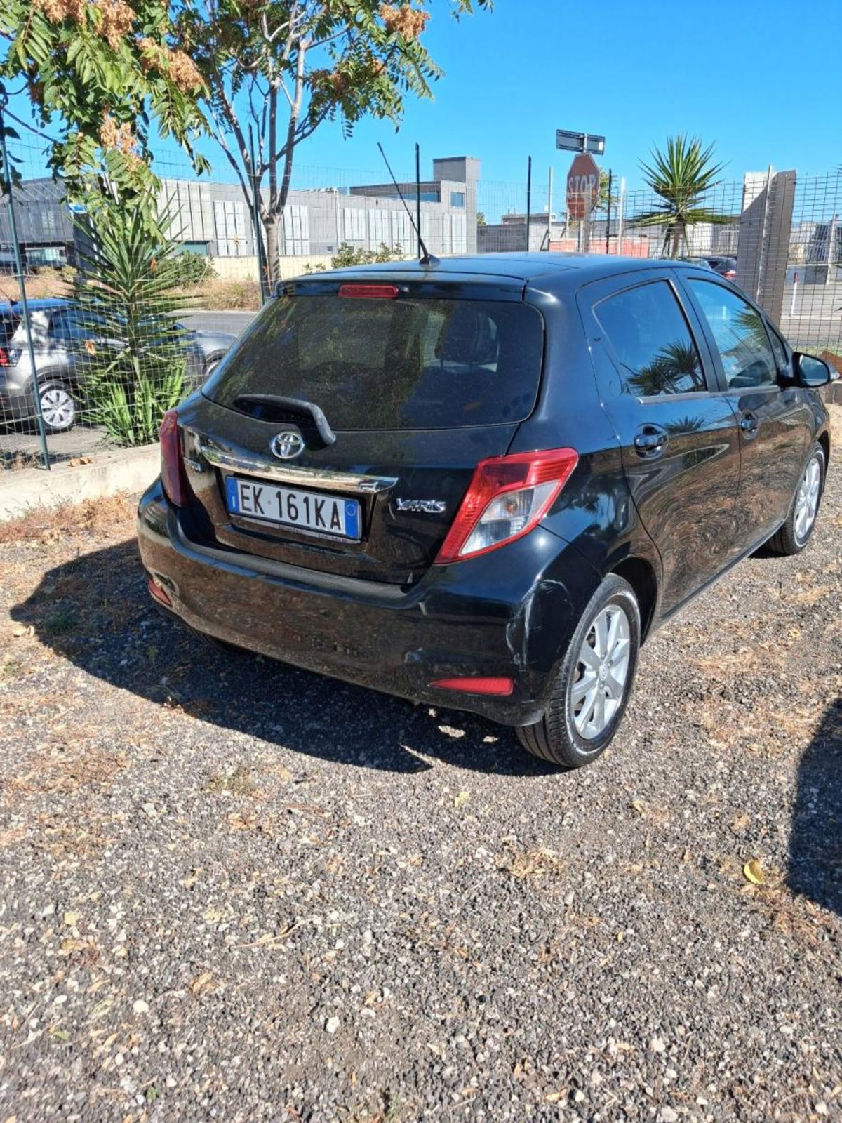 Toyota Yaris 1.D-4D 5 porte Active (9)