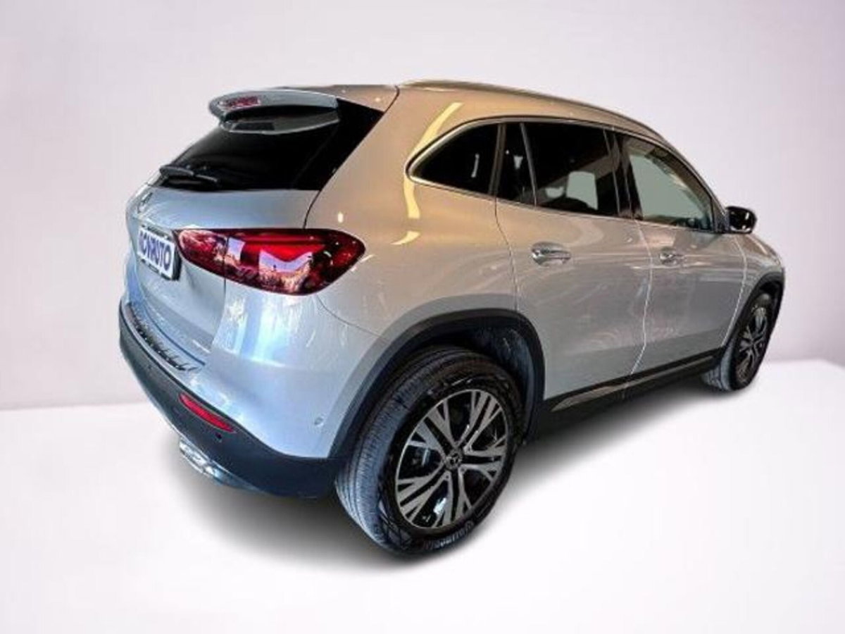 Mercedes-Benz GLA SUV 200 d Progressive Advanced Plus 4matic auto (7)