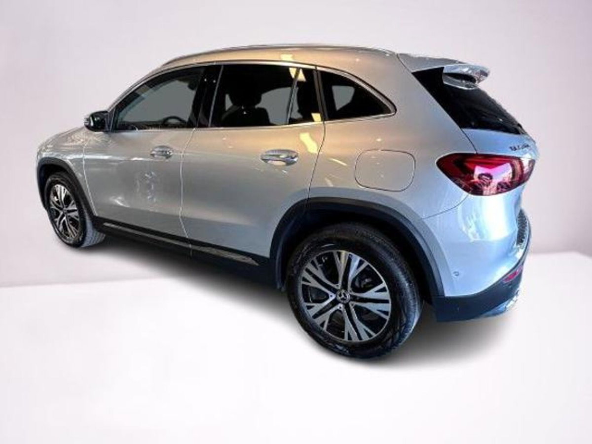 Mercedes-Benz GLA SUV 200 d Progressive Advanced Plus 4matic auto (8)