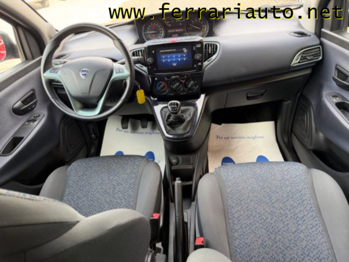 Lancia Ypsilon 1.0 FireFly 5 porte S&S Hybrid Gold Plus (15)