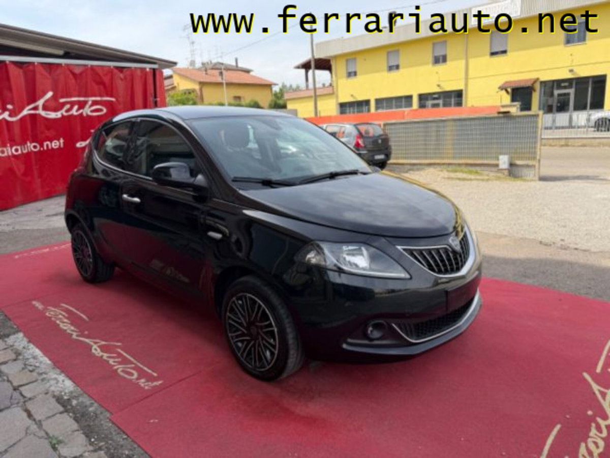 Lancia Ypsilon 1.0 FireFly 5 porte S&S Hybrid Gold Plus (2)