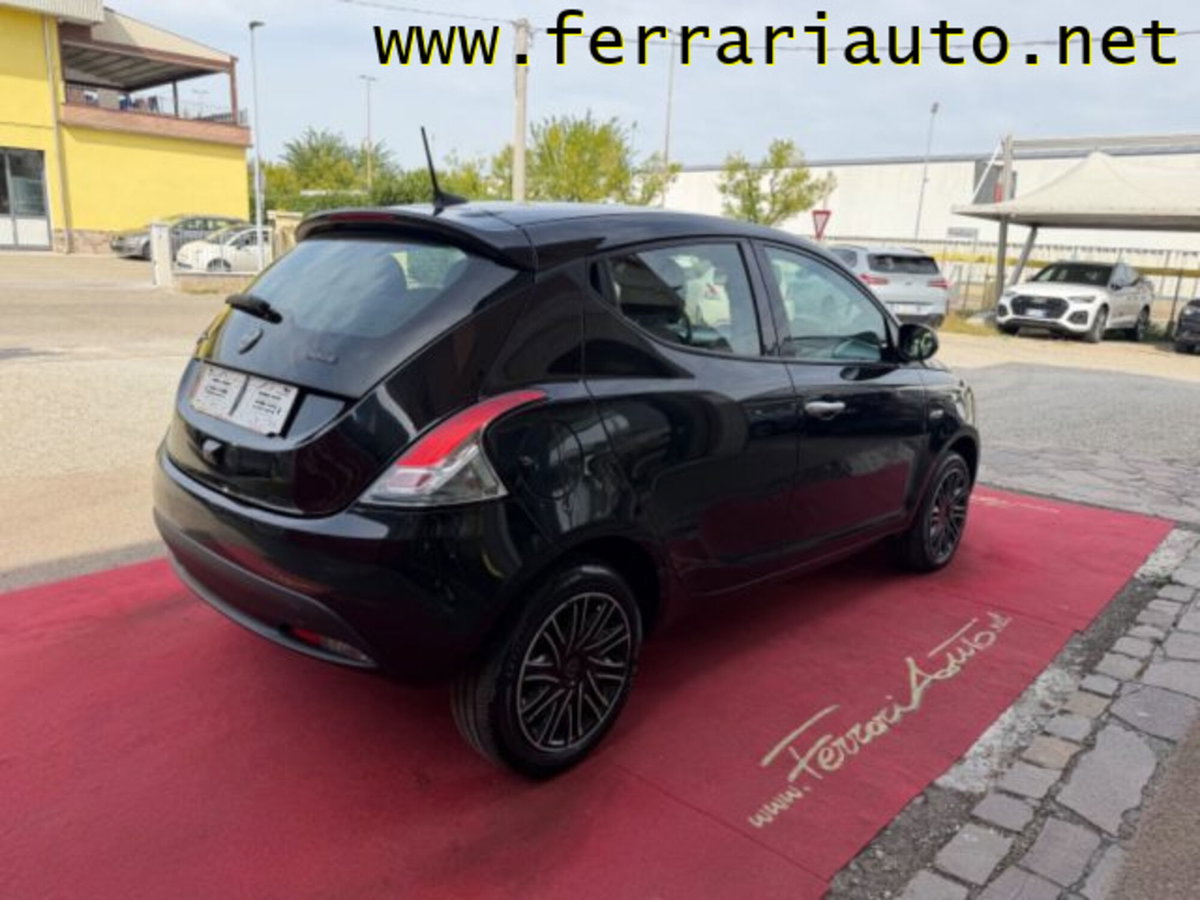 Lancia Ypsilon 1.0 FireFly 5 porte S&S Hybrid Gold Plus (3)