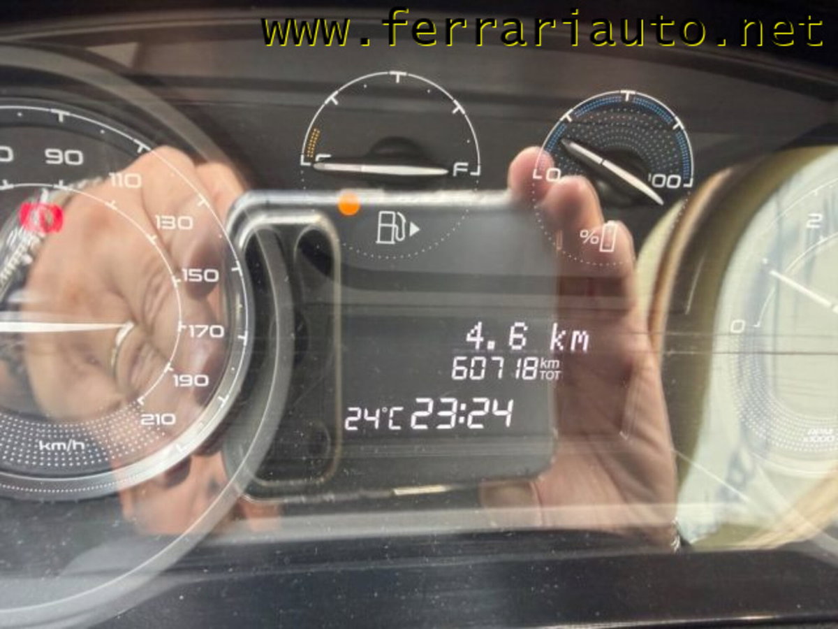Lancia Ypsilon 1.0 FireFly 5 porte S&S Hybrid Gold Plus (9)