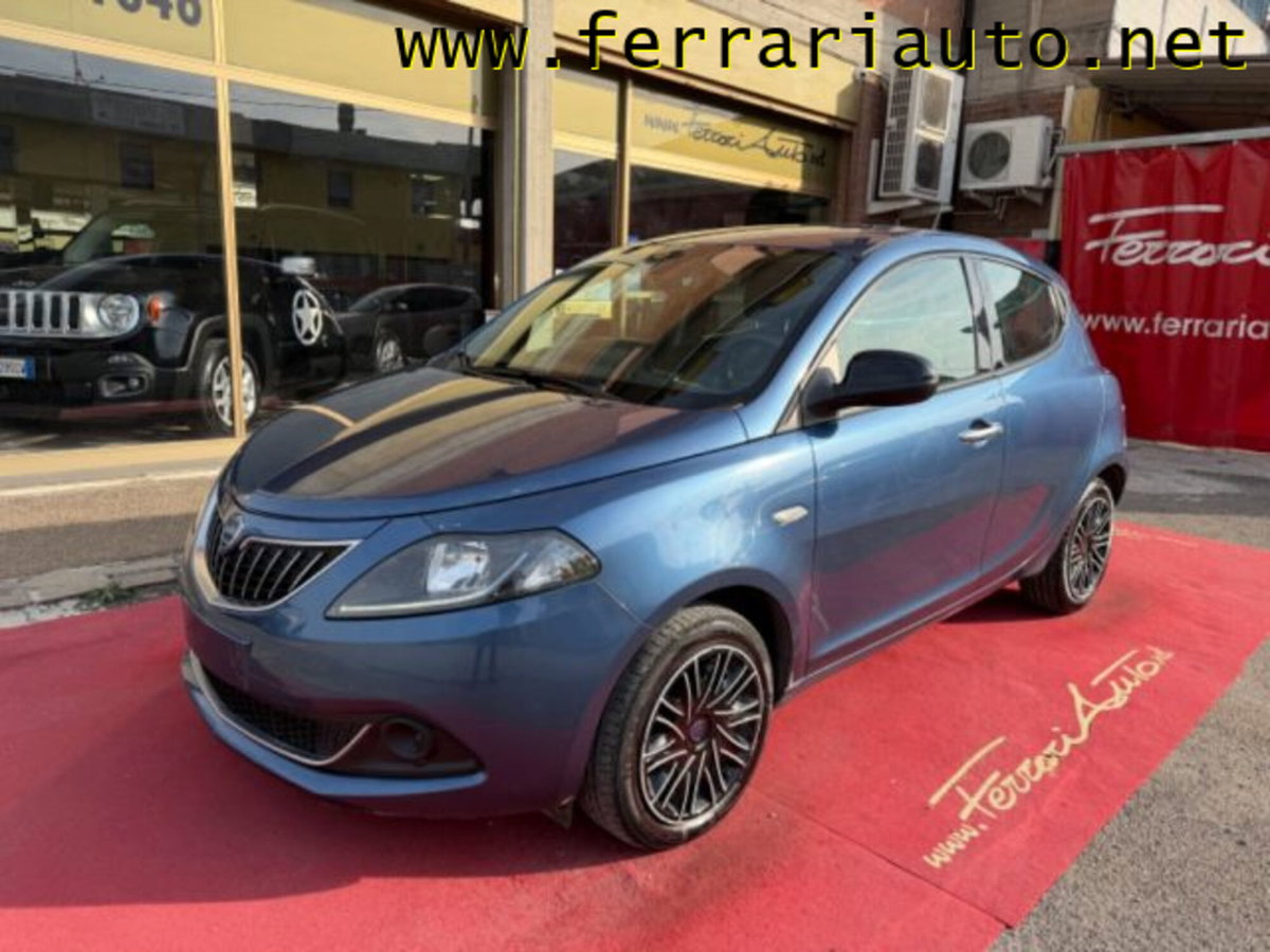 Lancia Ypsilon 1.0 FireFly 5 porte S&S Hybrid Silver Plus