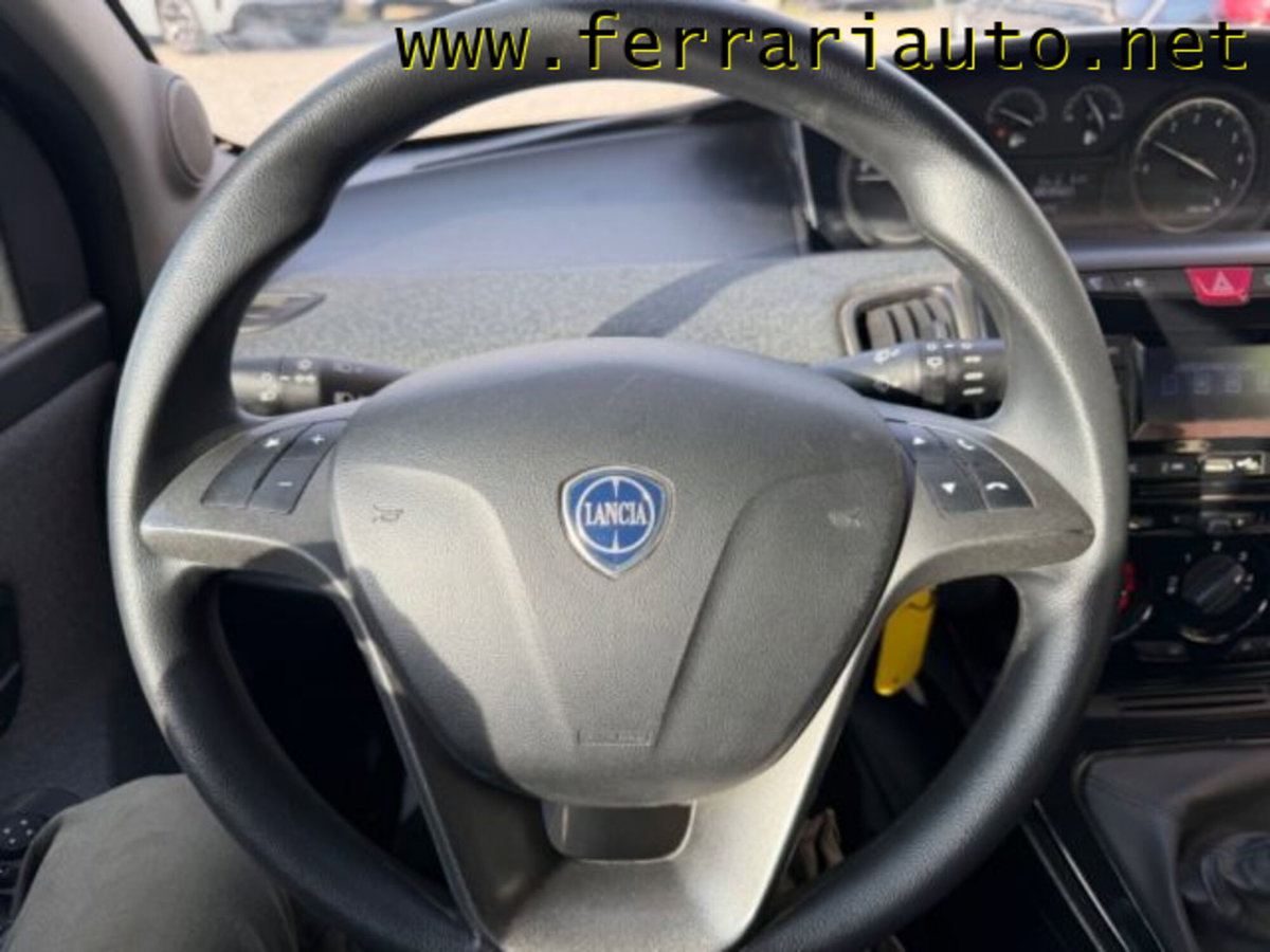 Lancia Ypsilon 1.0 FireFly 5 porte S&S Hybrid Silver Plus (11)
