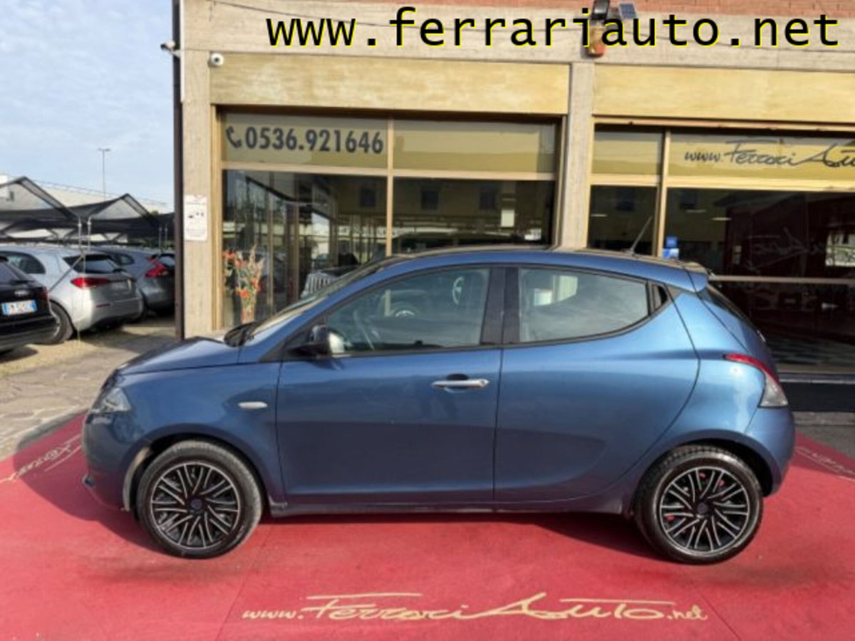 Lancia Ypsilon 1.0 FireFly 5 porte S&S Hybrid Silver Plus (5)