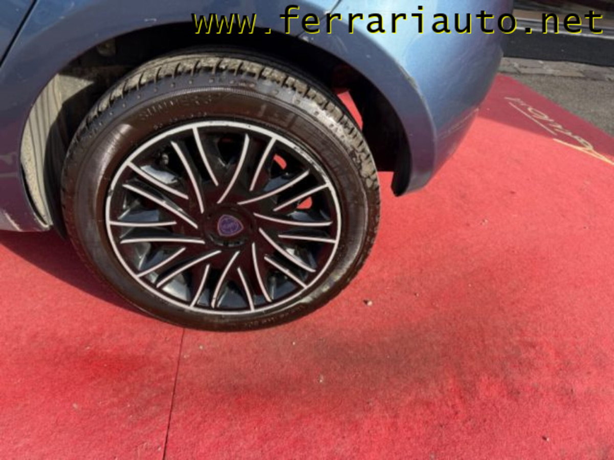 Lancia Ypsilon 1.0 FireFly 5 porte S&S Hybrid Silver Plus (6)
