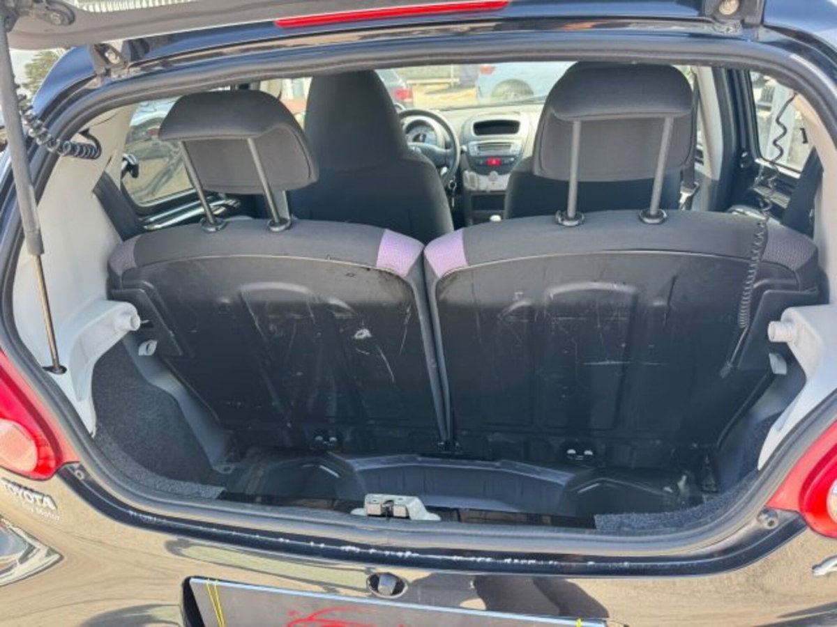 Toyota Aygo 1.0 12V VVT-i 5 porte Sol (12)