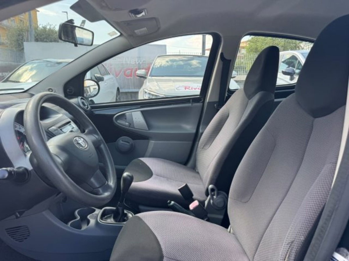 Toyota Aygo 1.0 12V VVT-i 5 porte Sol (14)