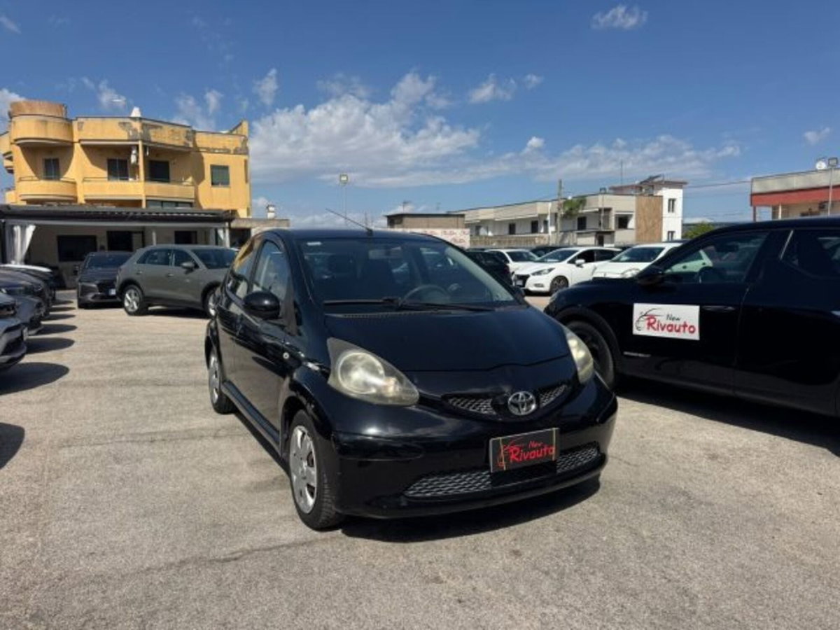 Toyota Aygo 1.0 12V VVT-i 5 porte Sol (4)