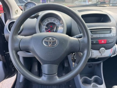 Toyota Aygo 1.0 12V VVT-i 5 porte Sol (9)