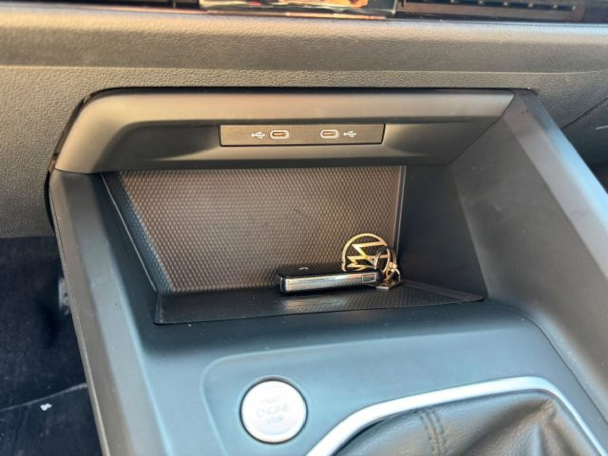 Volkswagen Golf 2.0 TDI SCR Life (18)