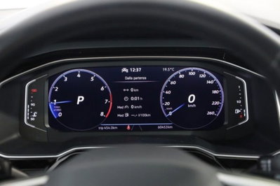 Volkswagen Taigo 1.0 TSI 110 CV DSG R-Line (13)