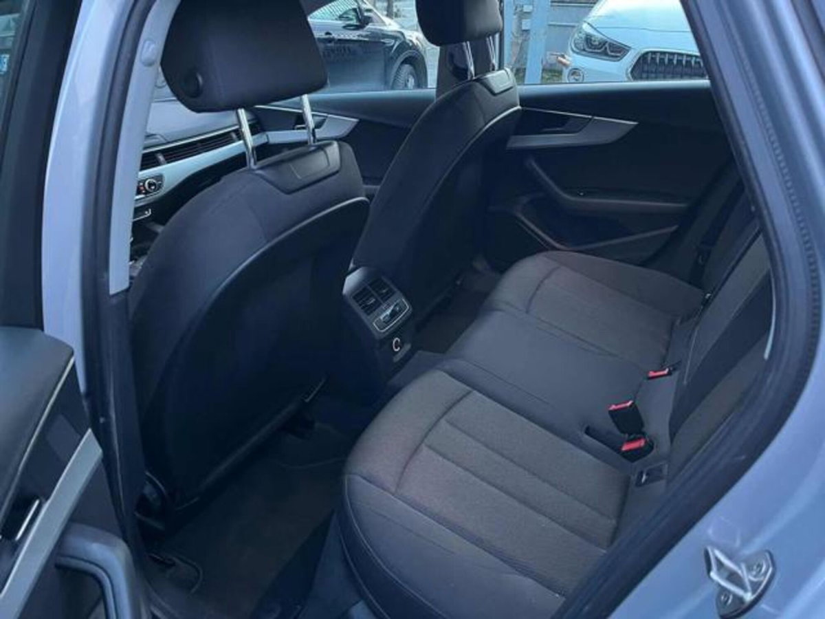 Audi A4 Avant 2.0 TDI 150 CV S tronic Business Sport (13)
