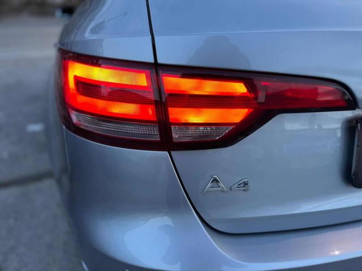 Audi A4 Avant 2.0 TDI 150 CV S tronic Business Sport (6)