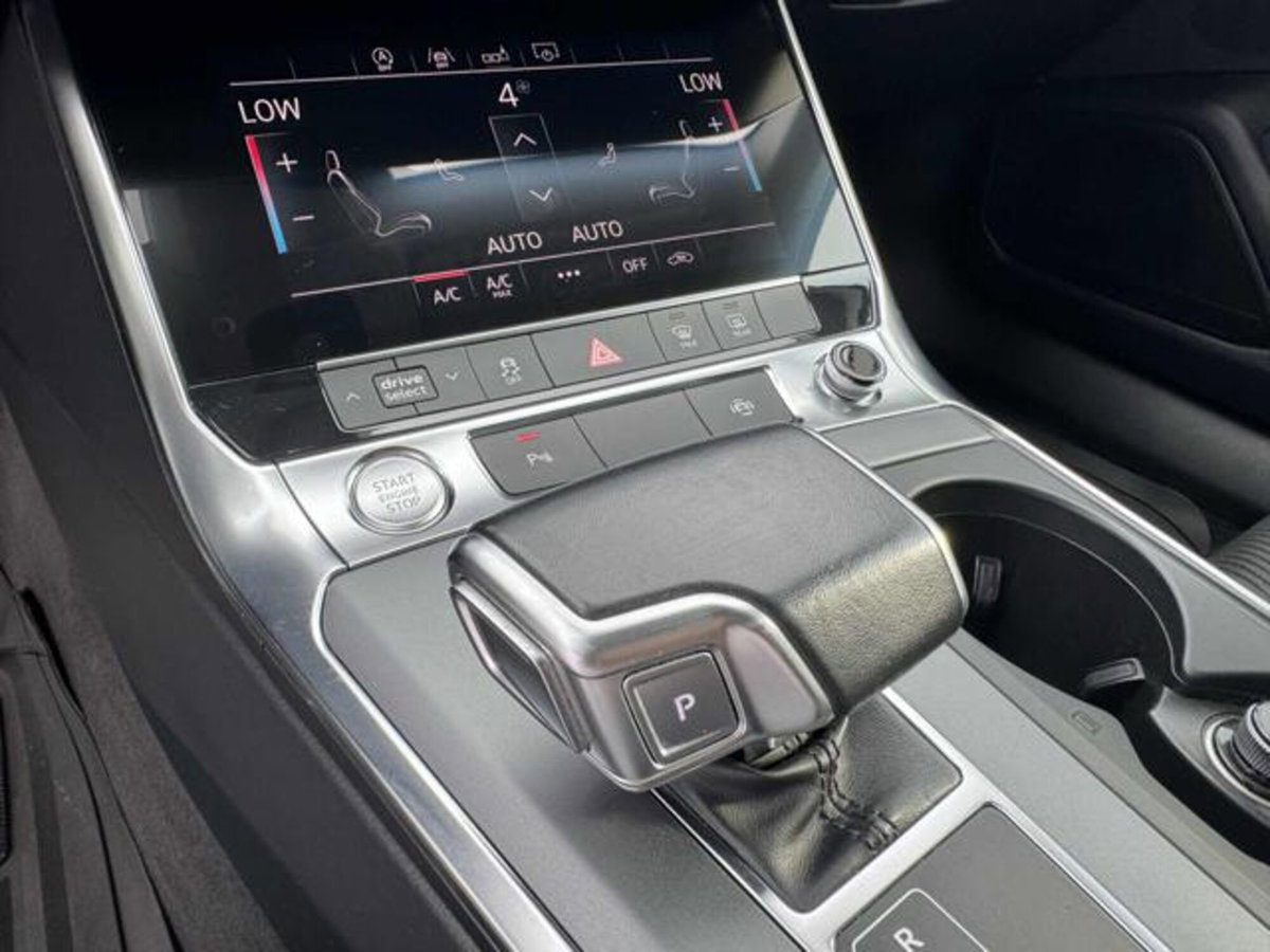 Audi A6 Avant 40 2.0 TDI quattro ultra S tronic Design (19)
