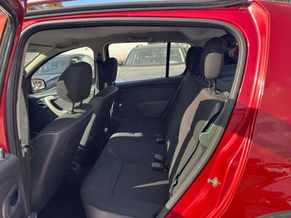 Dacia Sandero Stepway 1.6 8V 90CV (15)