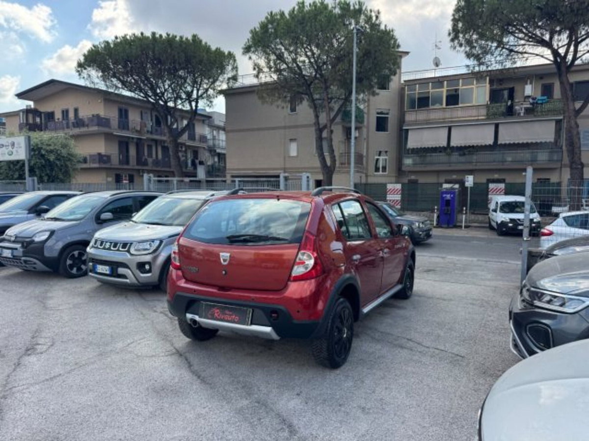 Dacia Sandero Stepway 1.6 8V 90CV (5)